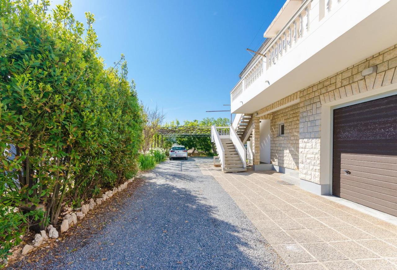 Apartments Slavica R Banjol Esterno foto
