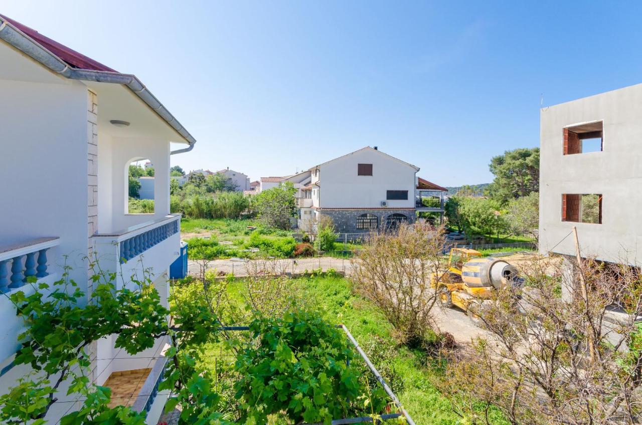 Apartments Slavica R Banjol Esterno foto