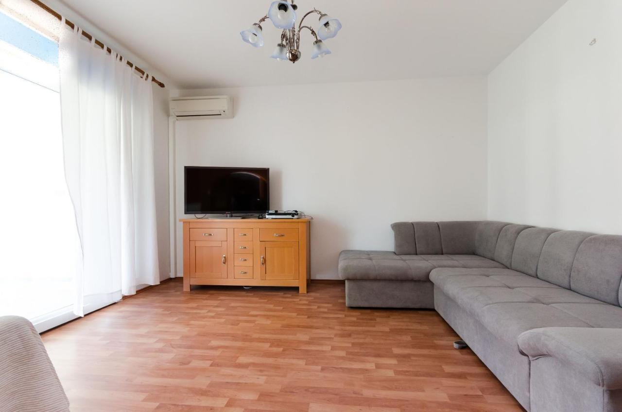 Apartments Slavica R Banjol Esterno foto