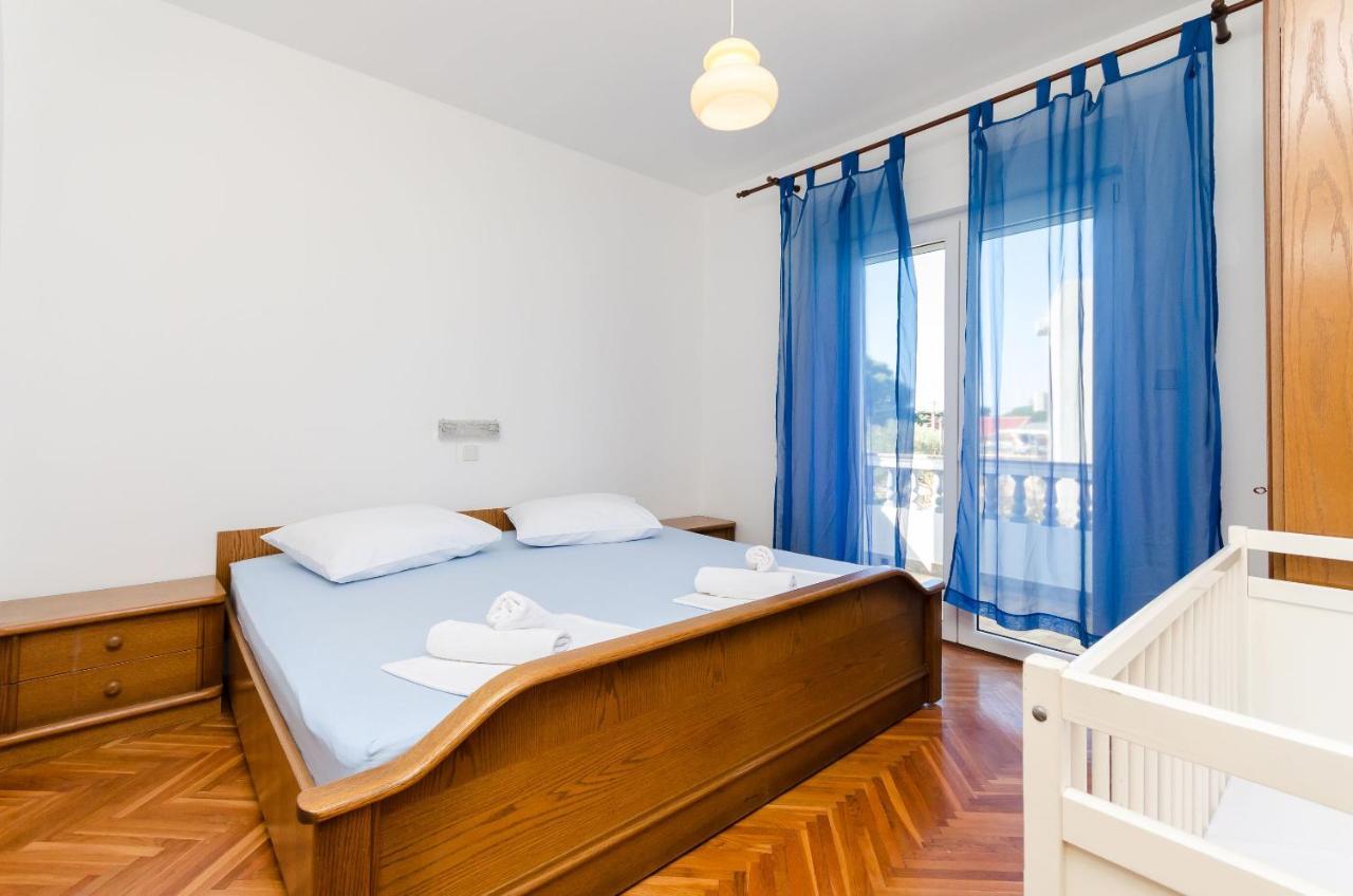 Apartments Slavica R Banjol Esterno foto