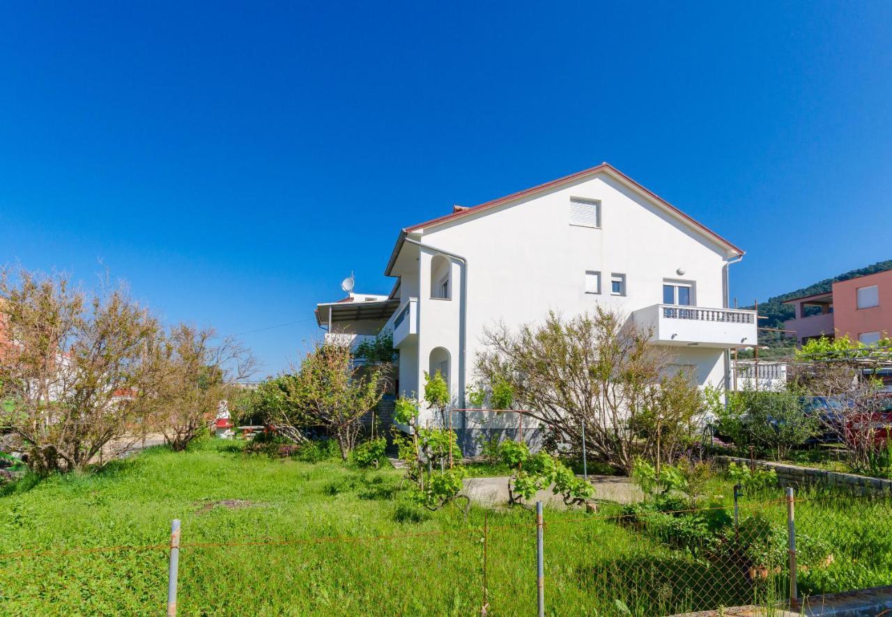 Apartments Slavica R Banjol Esterno foto