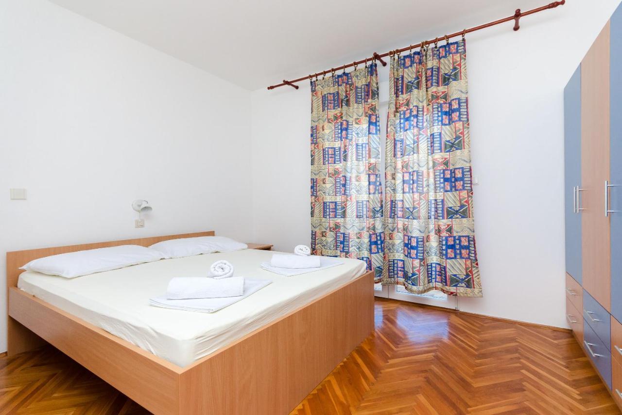 Apartments Slavica R Banjol Esterno foto
