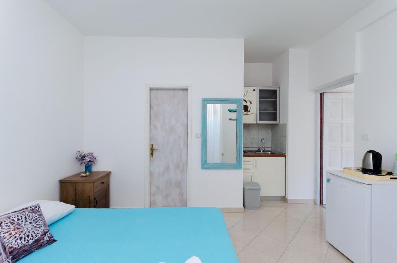 Apartments Slavica R Banjol Esterno foto