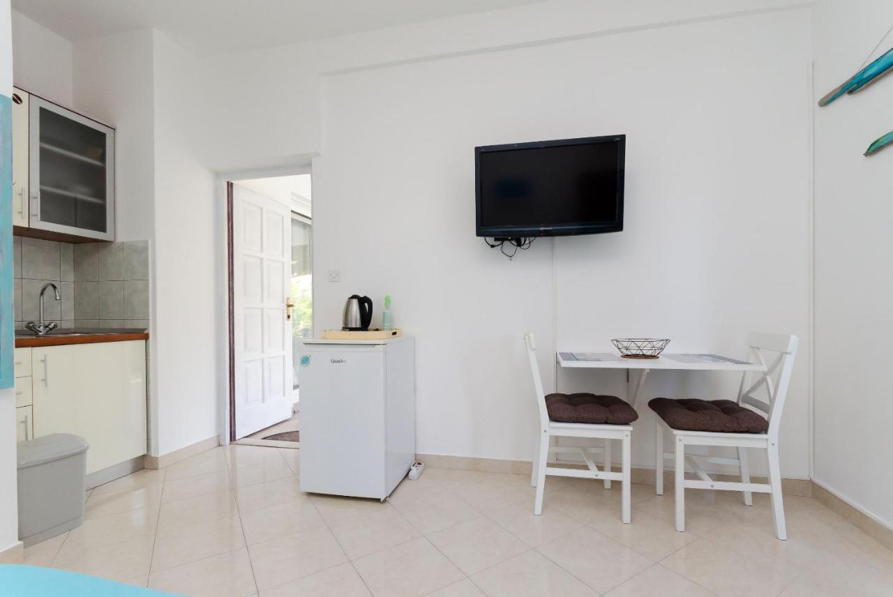 Apartments Slavica R Banjol Esterno foto
