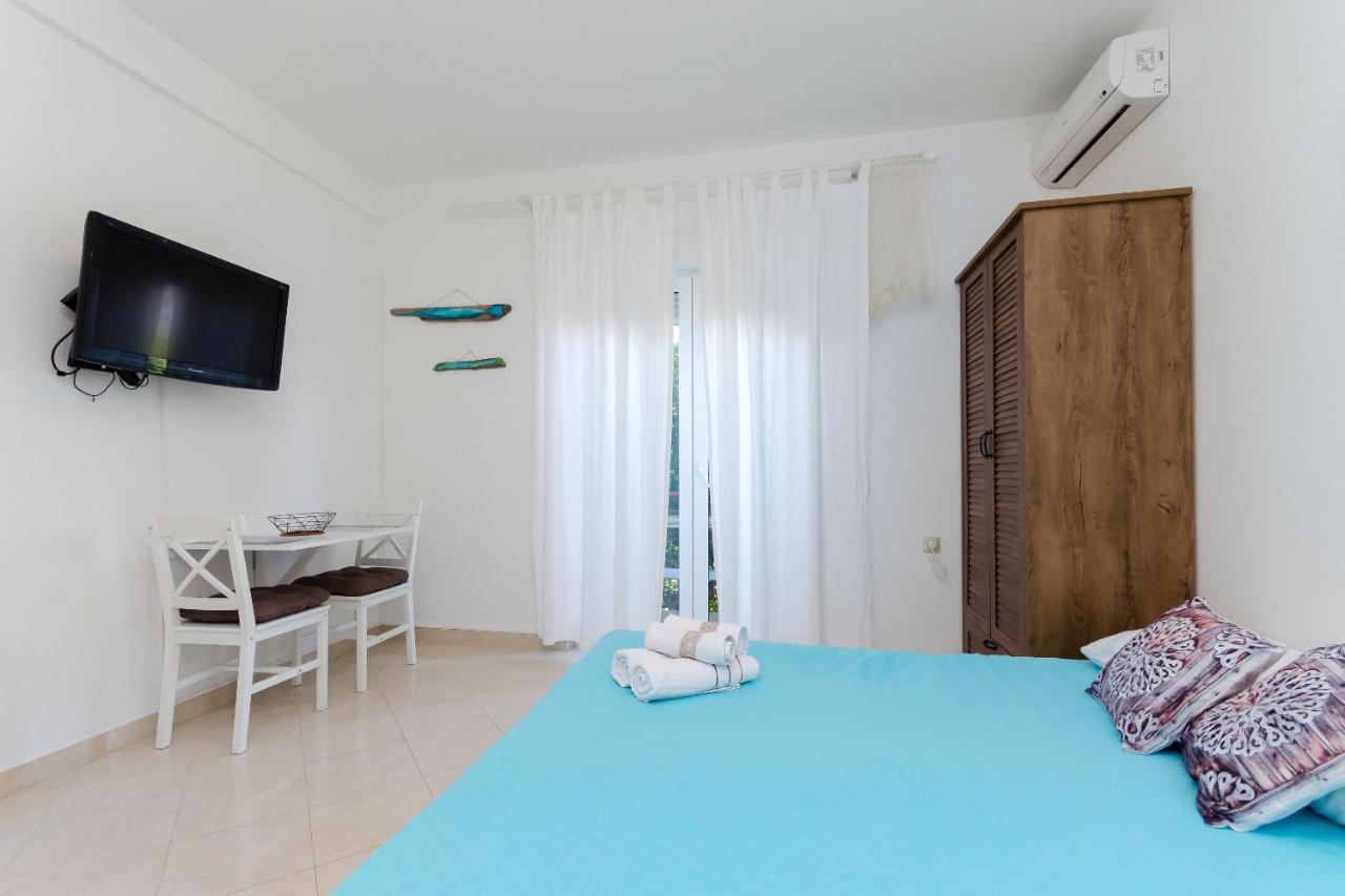 Apartments Slavica R Banjol Esterno foto